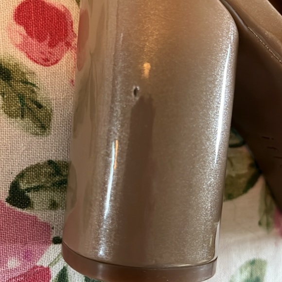 Anne Klein shoes. Size 9M. Beige with sparkles. - Picture 8 of 10